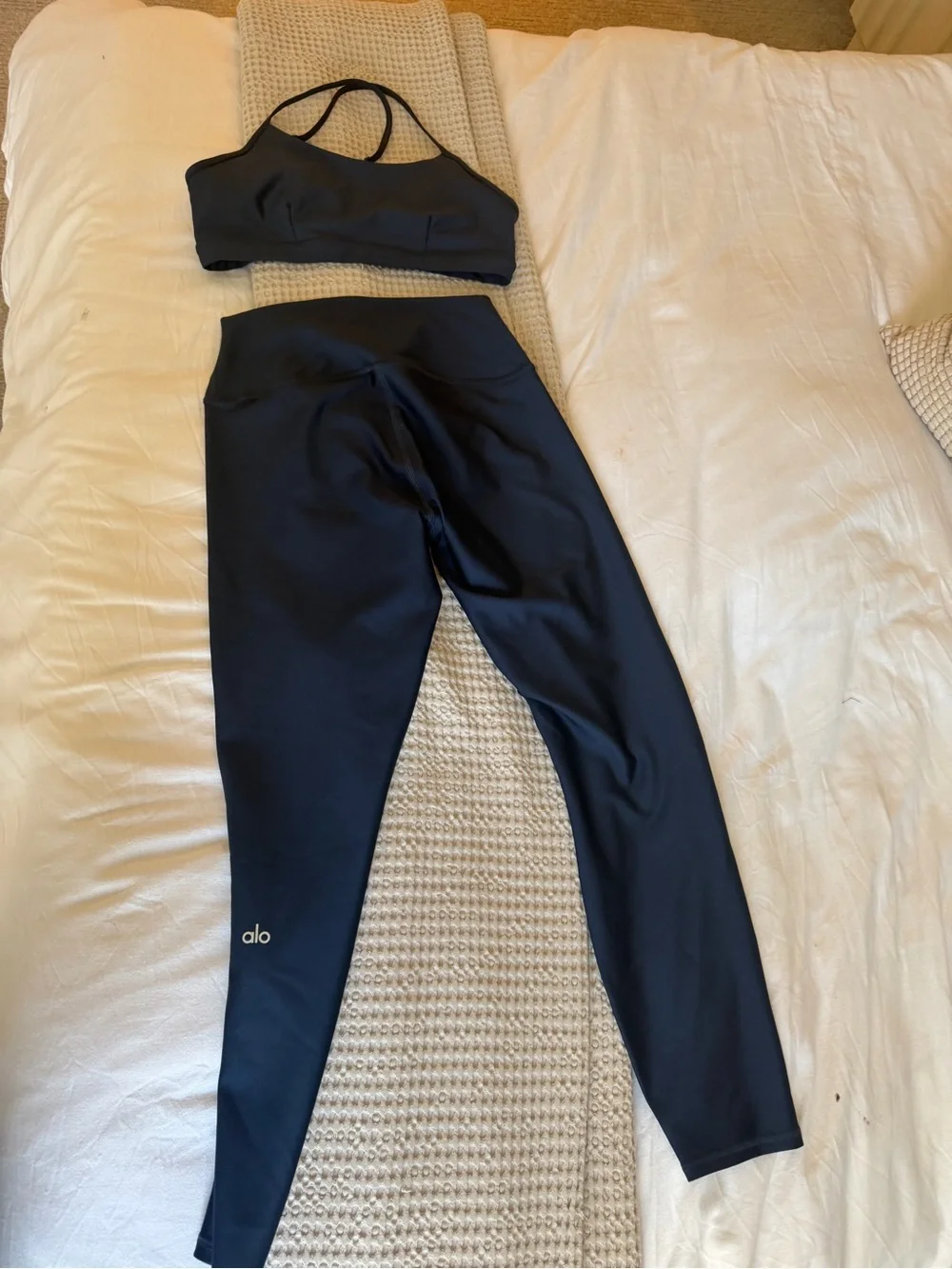 ALO Yoga black alo